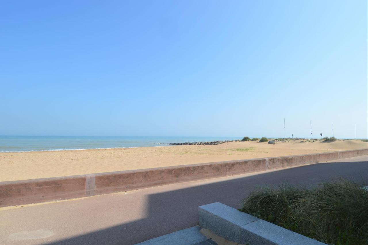 Appartement Moderne Avec Terrasse A 500M De La Mer Курсел-сюр-Мер Екстериор снимка